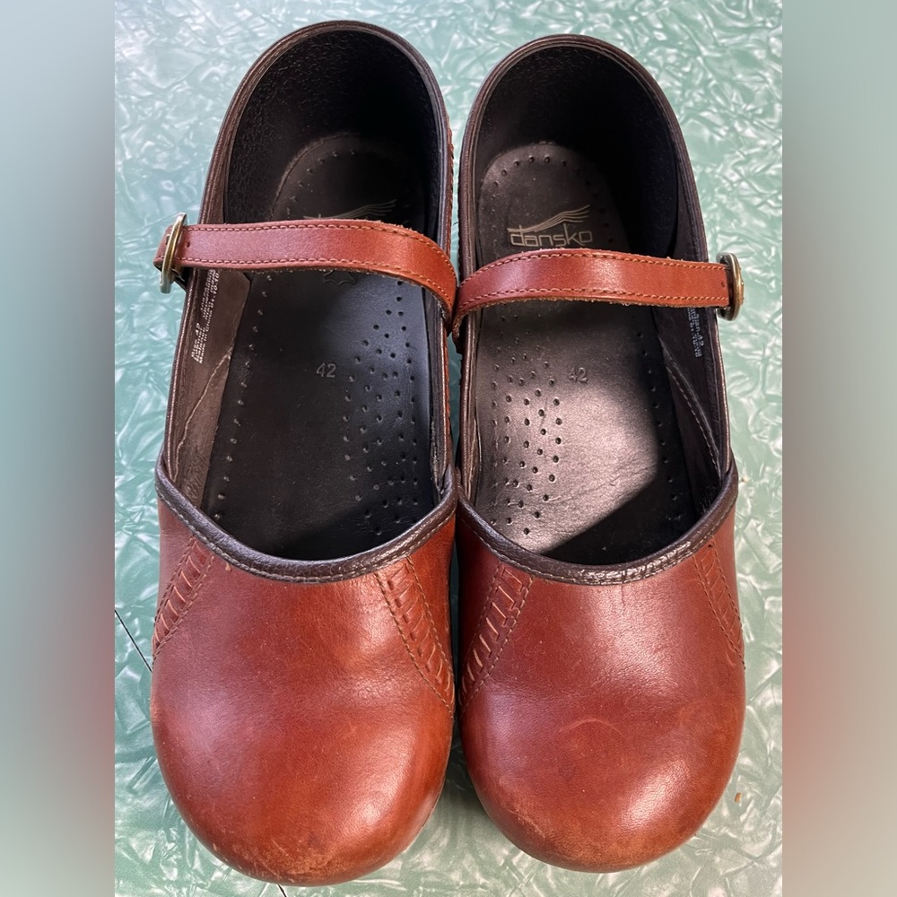 Dansko Mary Jane Clogs Tan Carmel Straps Buckles 42